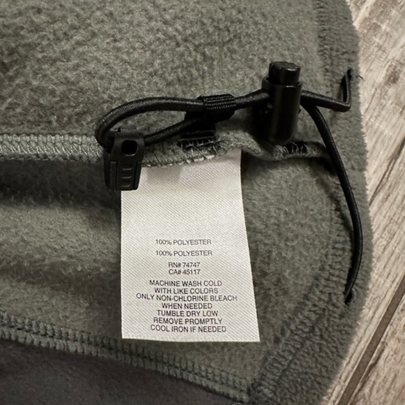 Bass Pro Shop Fleece Jacket - Picture 3 of 4